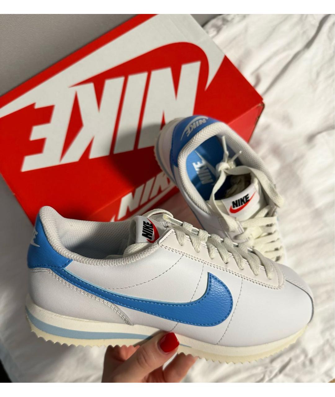 Nike cortez white red swoosh on sale