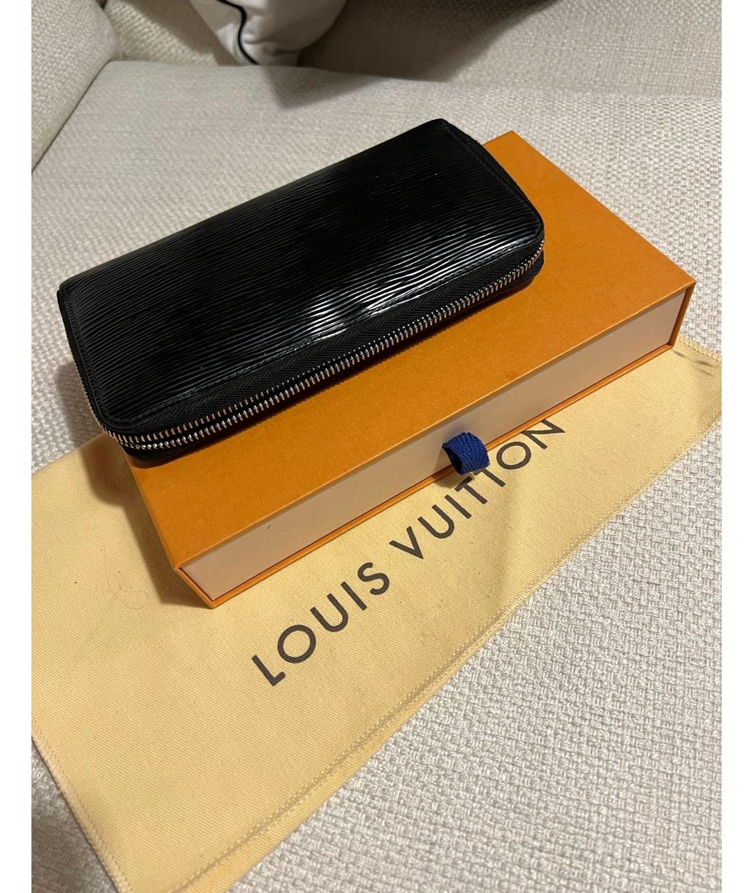 LOUIS VUITTON PRE-OWNED Черный кошелек из лакированной кожи, фото 5