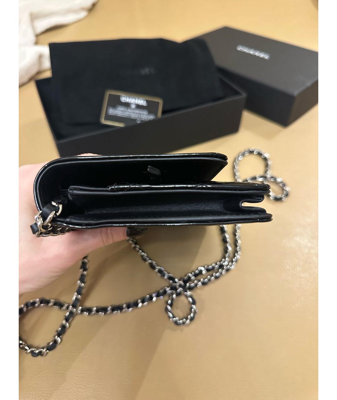 CHANEL PRE-OWNED Черная сумка через плечо из лакированной кожи, фото 3