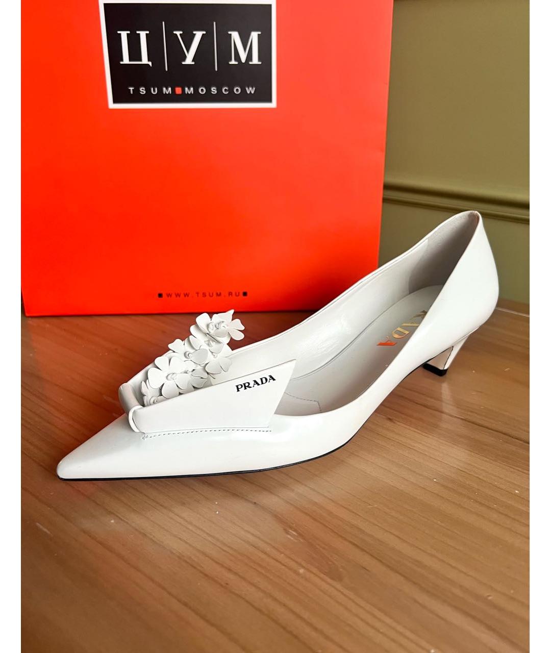 PRADA Белые кожаные лодочки на низком каблуке, фото 3