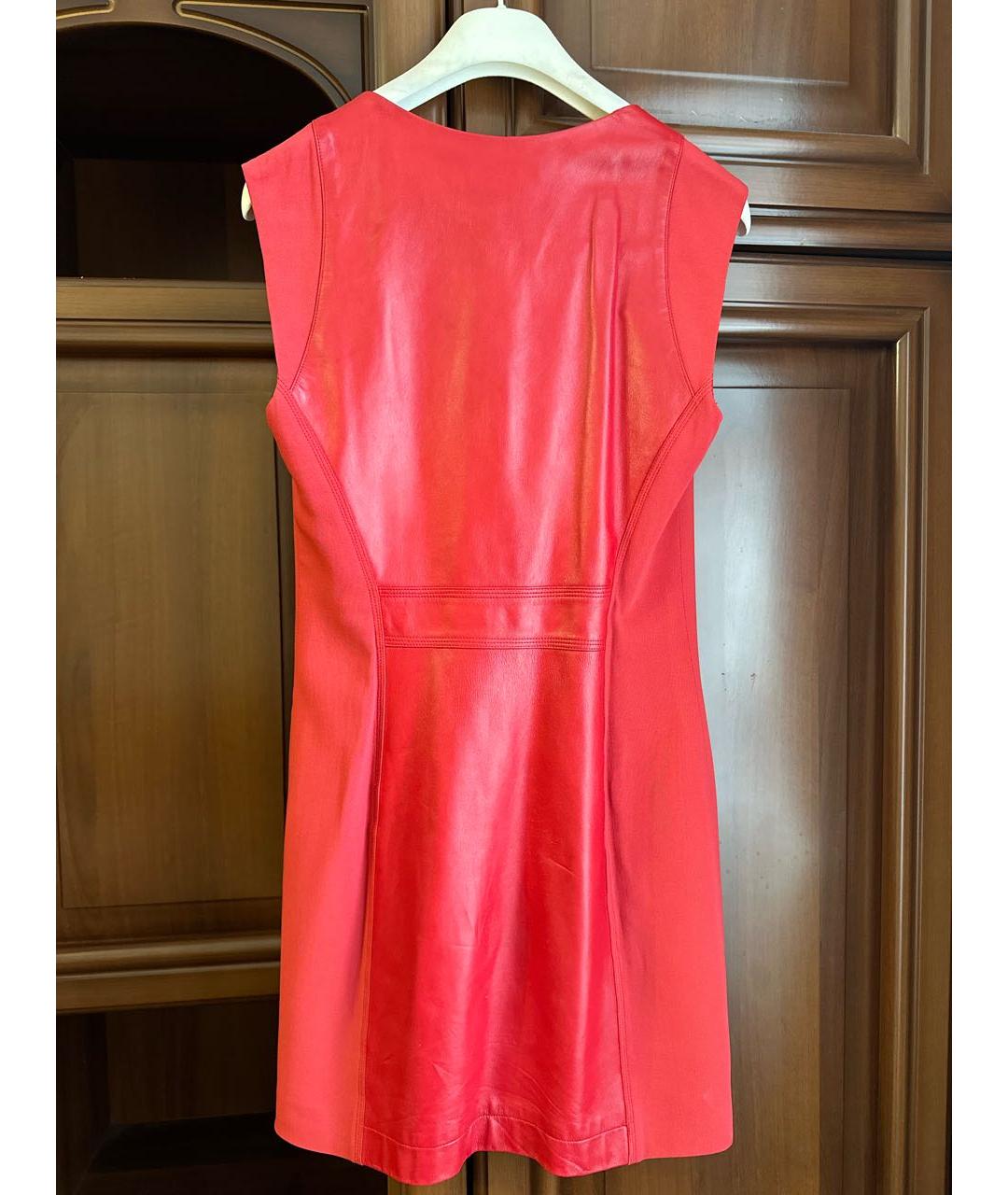 VERSACE Красное кожаное коктейльное платье, фото 5