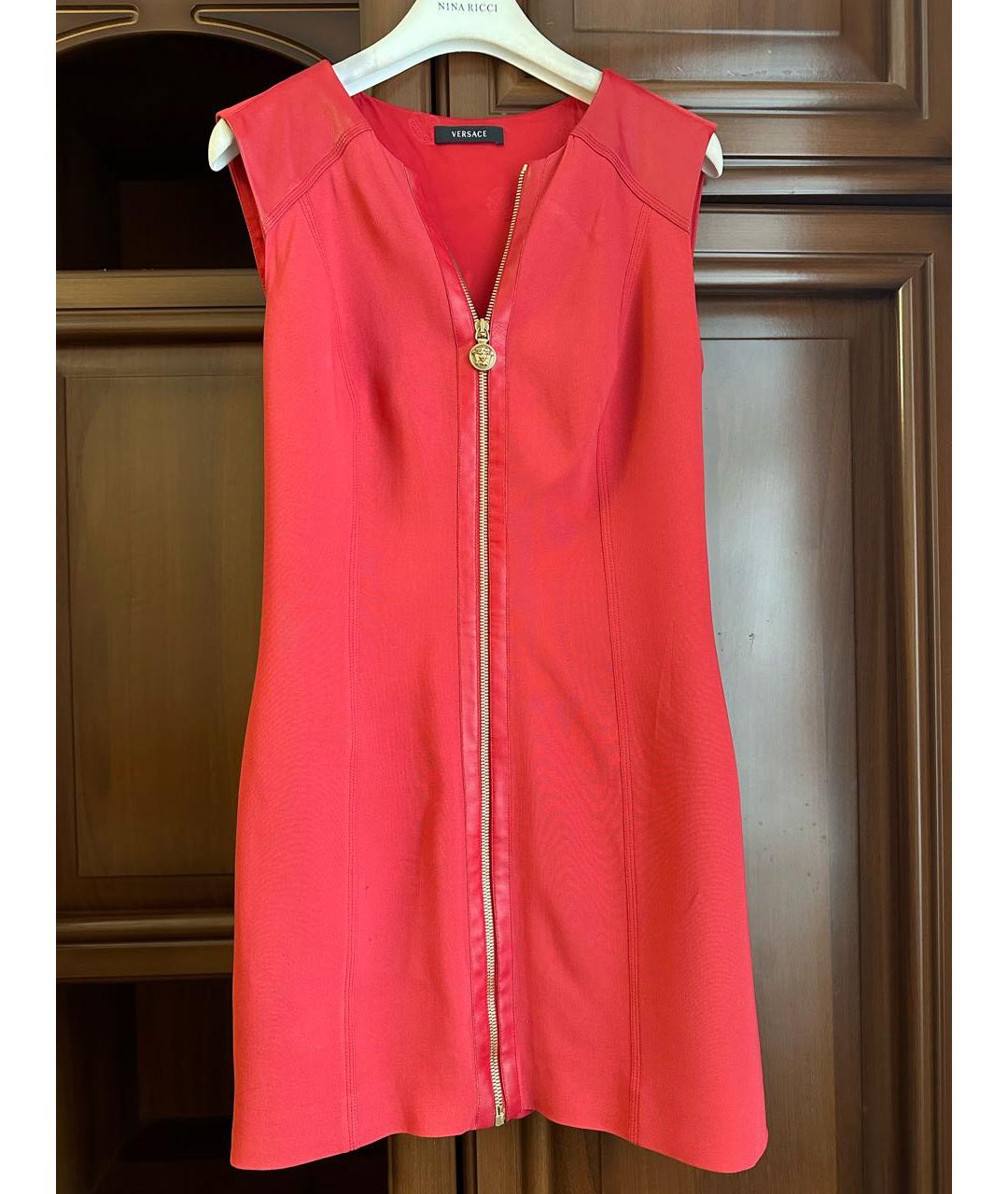 VERSACE Красное кожаное коктейльное платье, фото 2