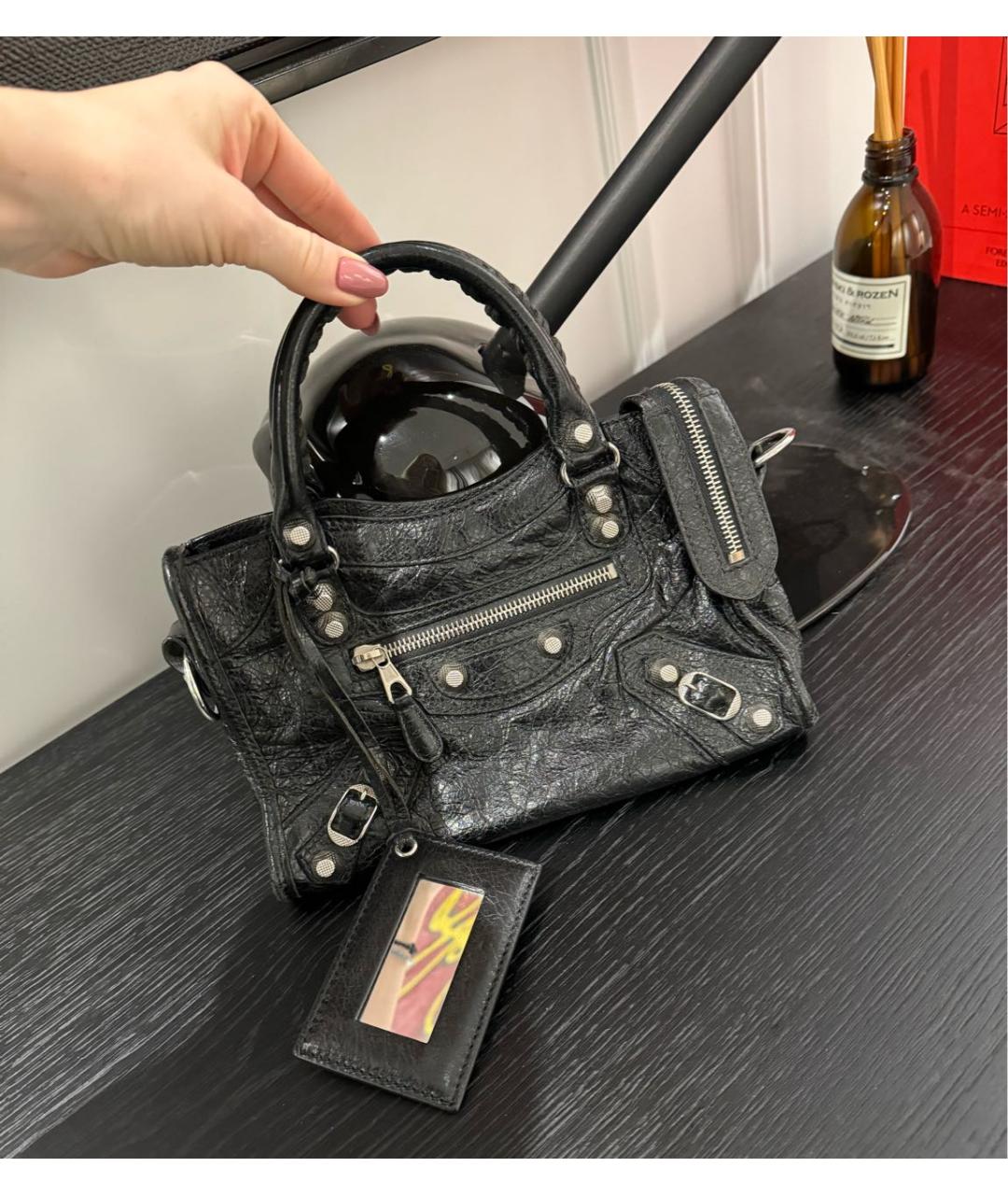 BALENCIAGA Черная кожаная сумка через плечо, фото 2