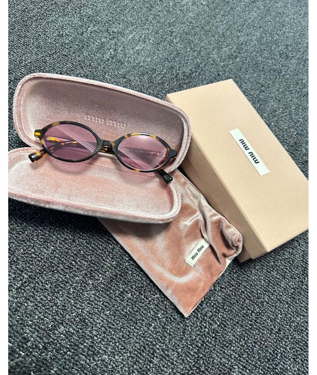 MIU MIU Коричневые пластиковые солнцезащитные очки, фото 4