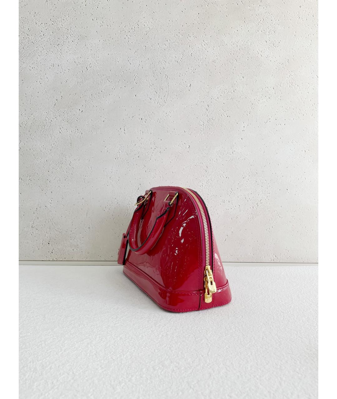 LOUIS VUITTON Красная сумка с короткими ручками из лакированной кожи, фото 3