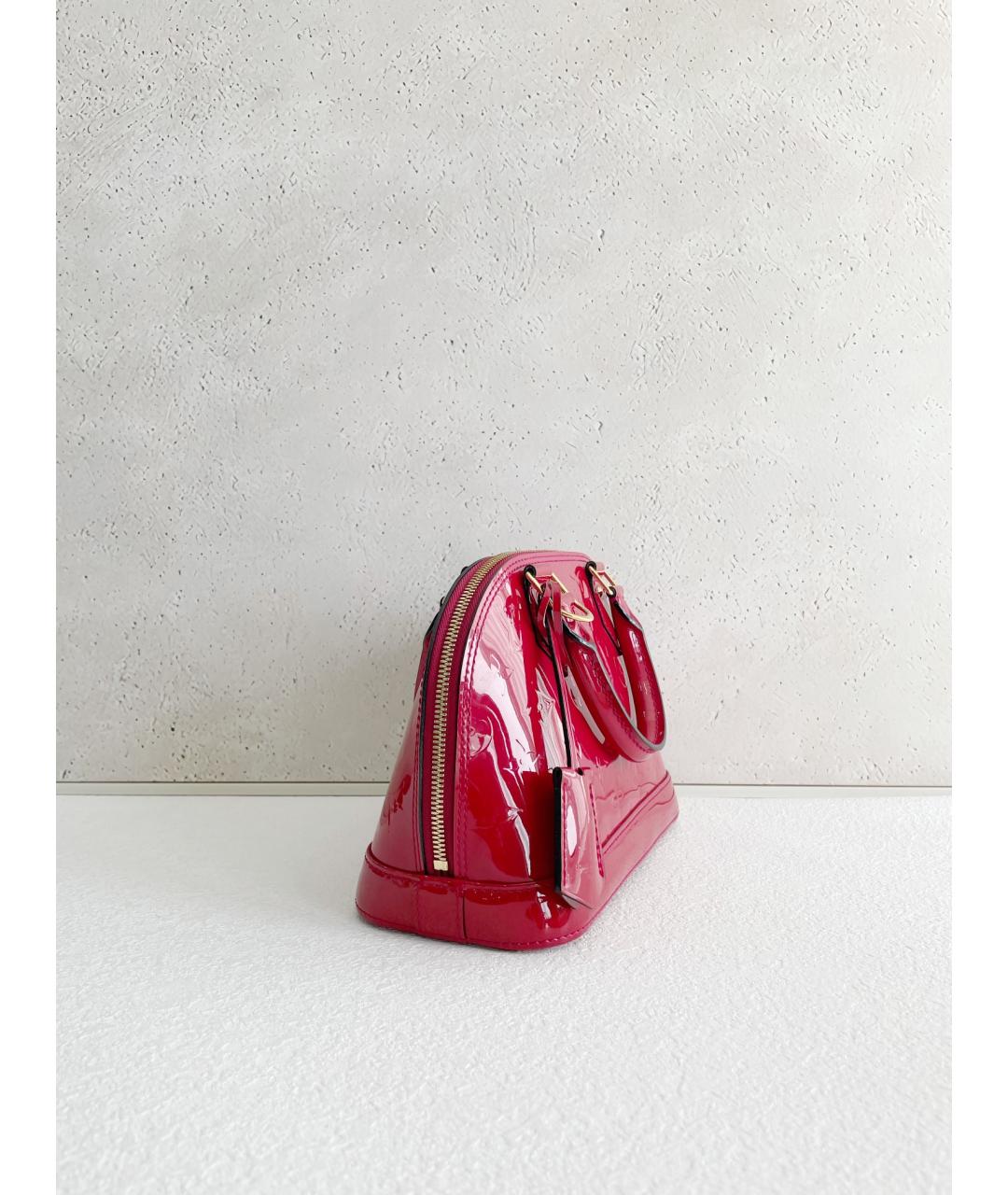 LOUIS VUITTON Красная сумка с короткими ручками из лакированной кожи, фото 4