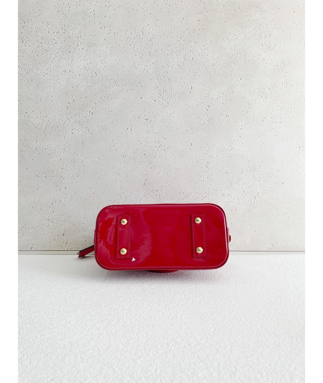 LOUIS VUITTON Красная сумка с короткими ручками из лакированной кожи, фото 5