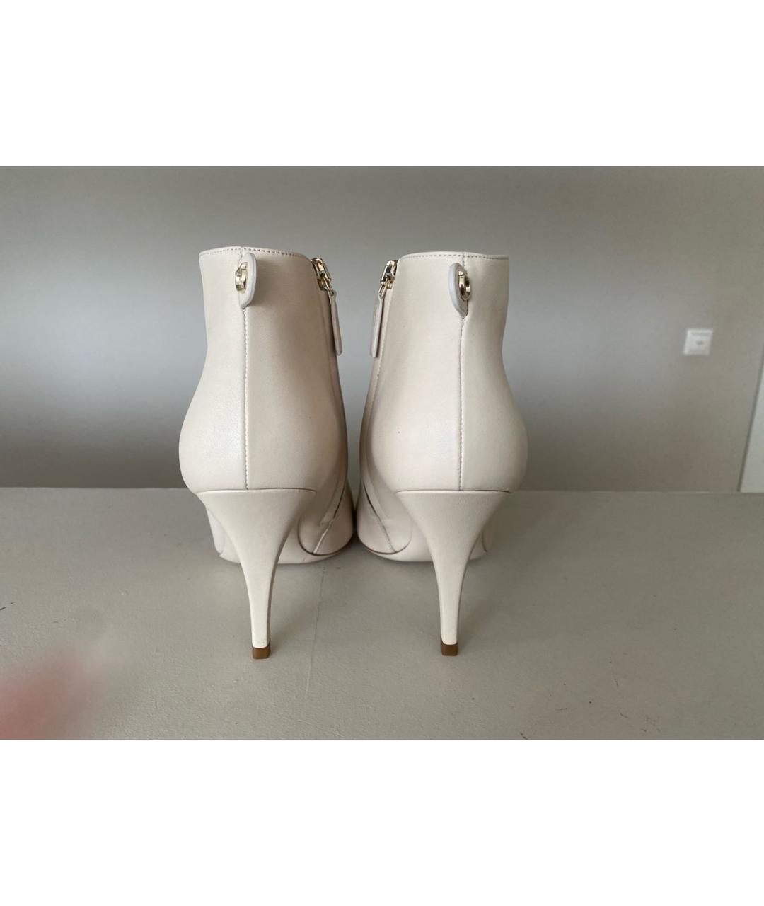 FERRAGAMO Бежевые кожаные ботильоны, фото 4