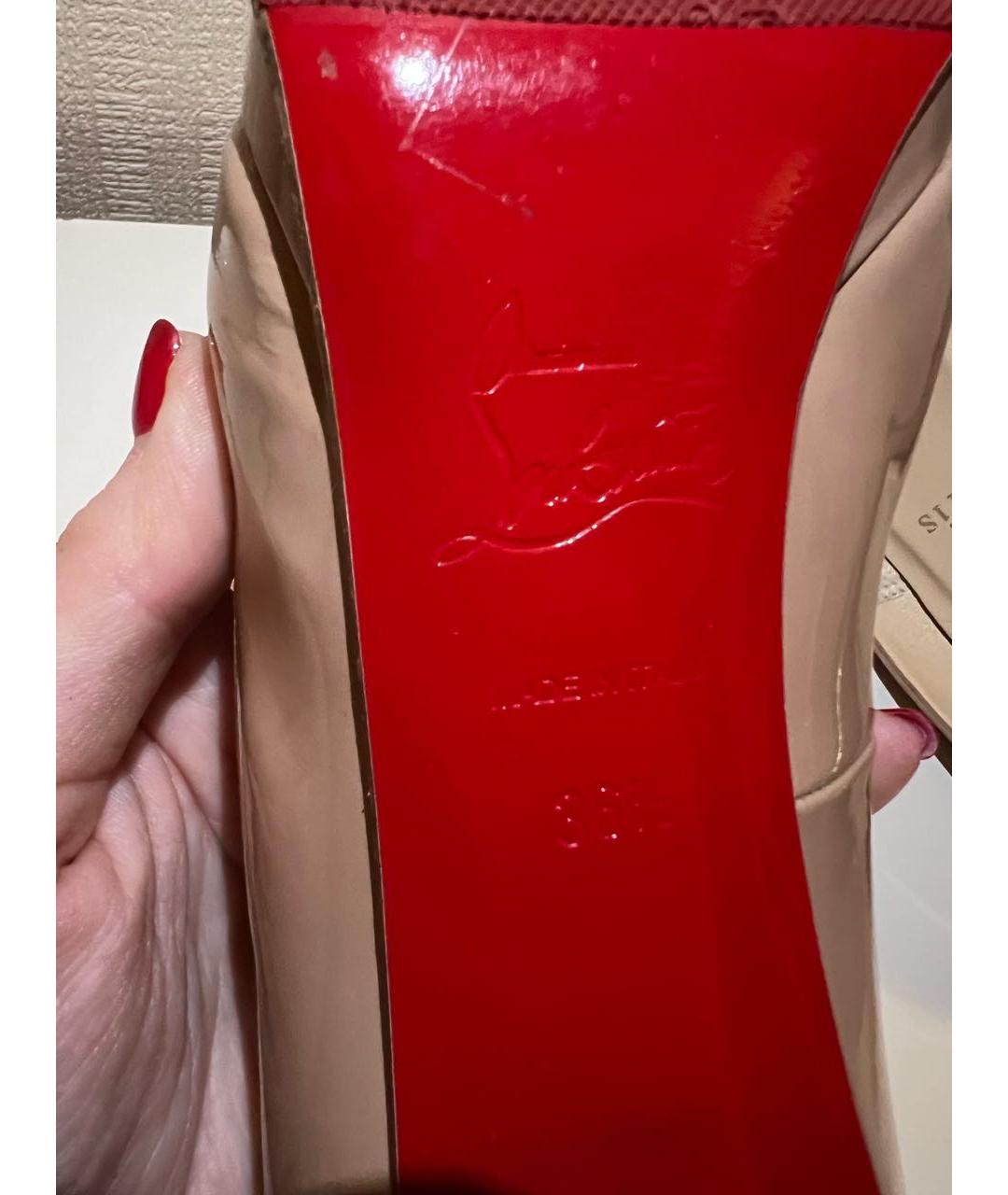 CHRISTIAN LOUBOUTIN Бежевые туфли из лакированной кожи, фото 5