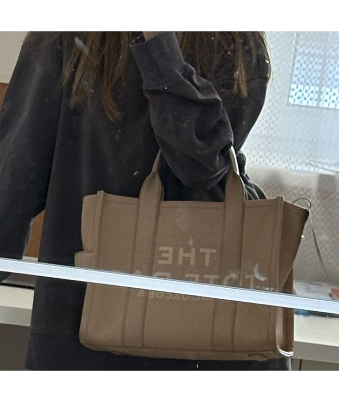 MARC JACOBS Бежевая кожаная сумка тоут, фото 3