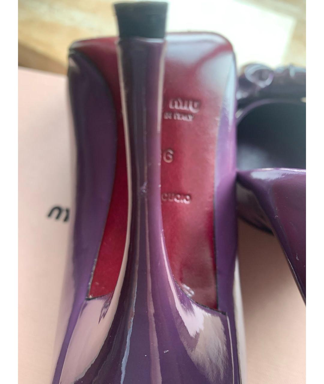 MIU MIU Фиолетовые туфли из лакированной кожи, фото 6