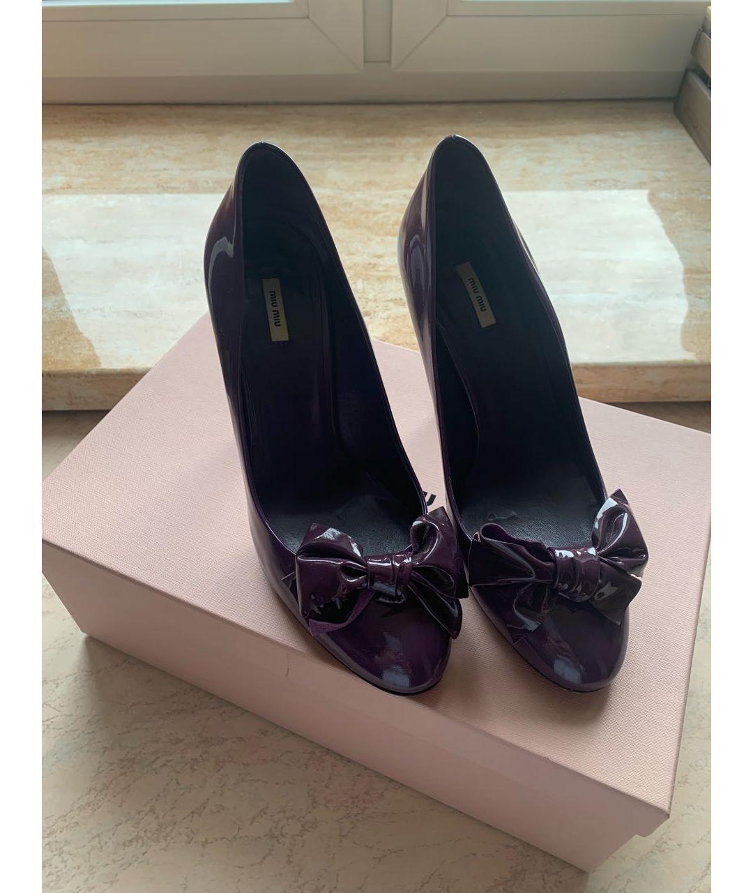 MIU MIU Фиолетовые туфли из лакированной кожи, фото 2