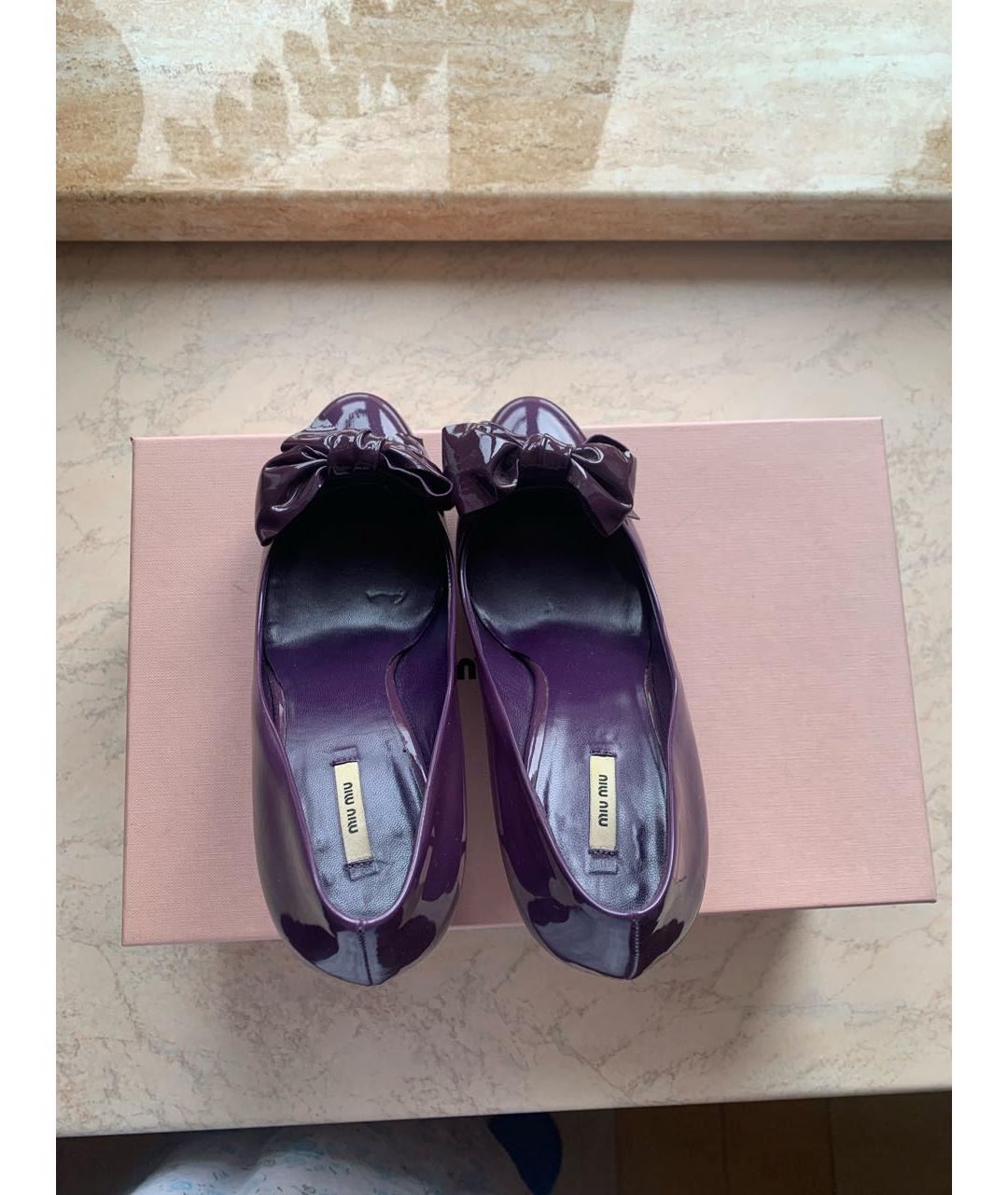 MIU MIU Фиолетовые туфли из лакированной кожи, фото 3