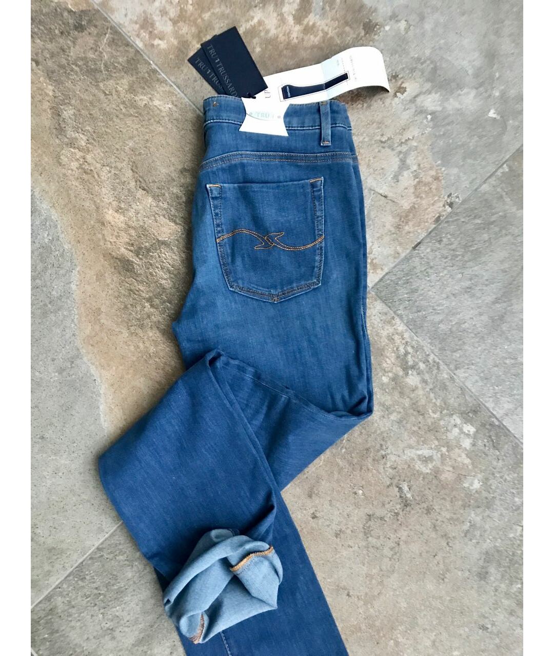 TRUSSARDI Голубые хлопко-эластановые прямые джинсы, фото 2