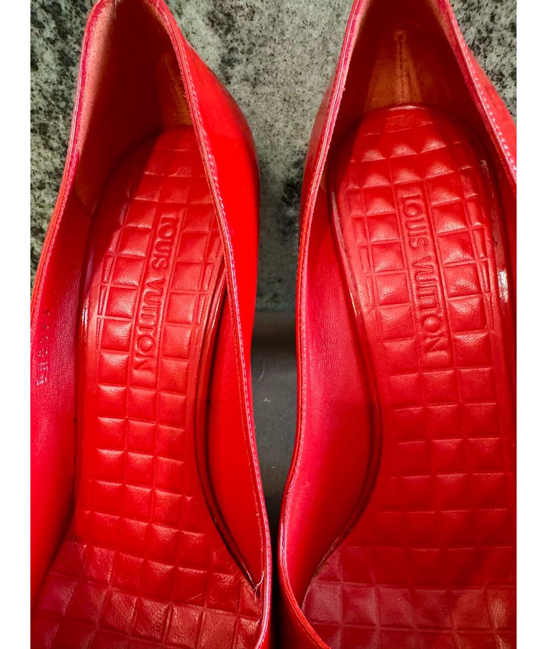 LOUIS VUITTON Красные туфли из лакированной кожи, фото 5