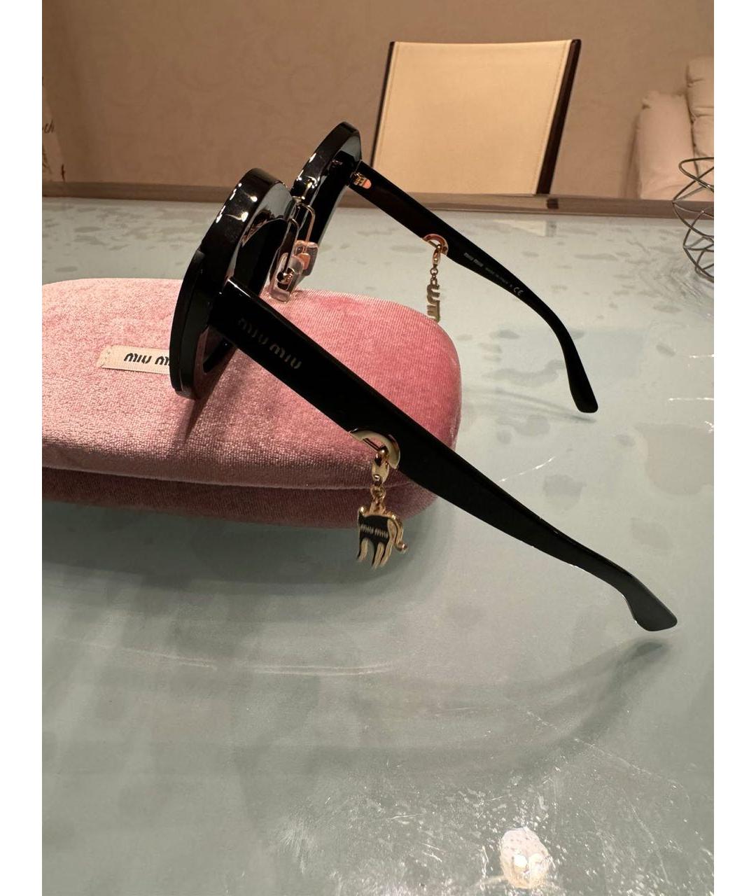 MIU MIU Черные пластиковые солнцезащитные очки, фото 3