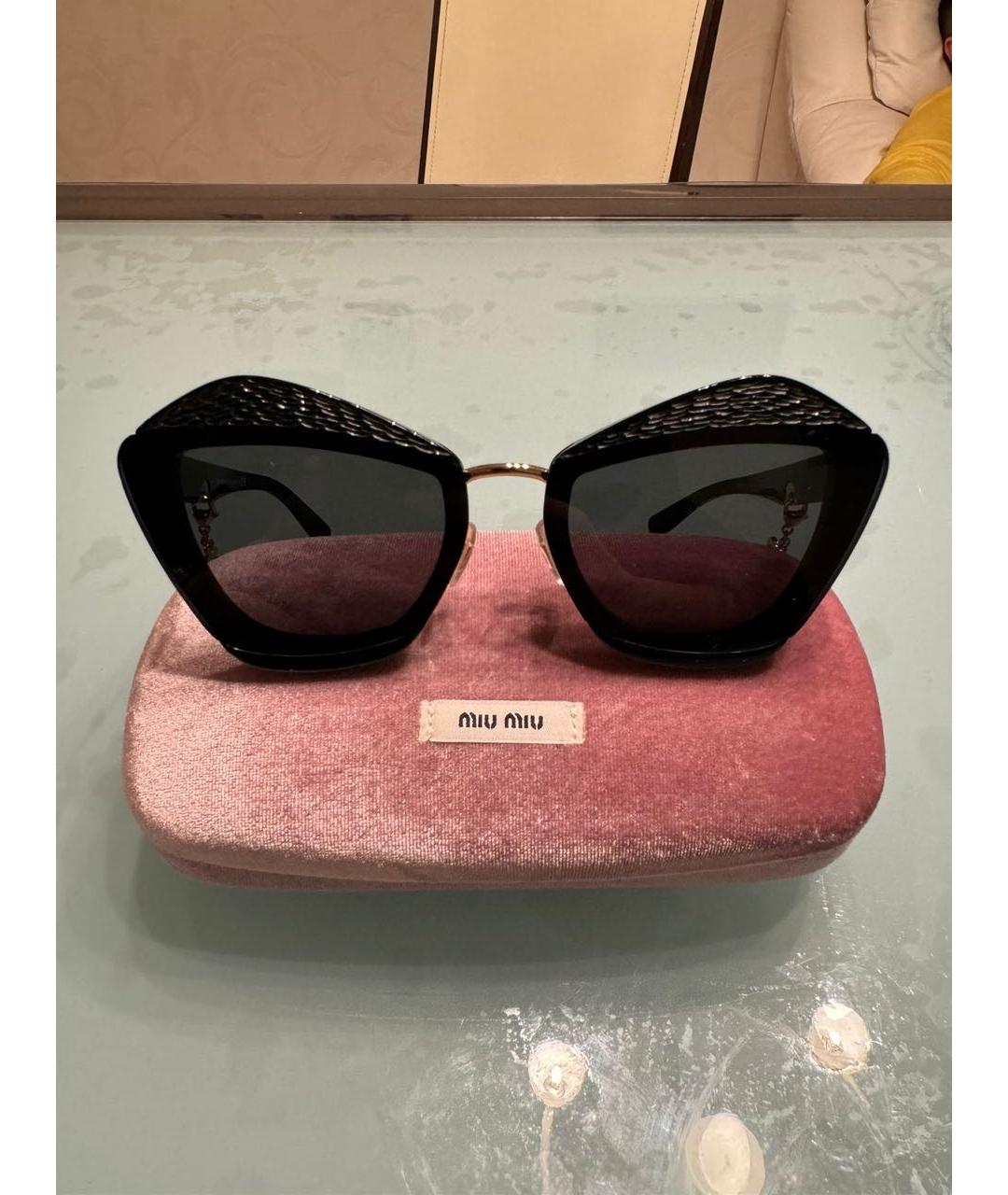 MIU MIU Черные пластиковые солнцезащитные очки, фото 2