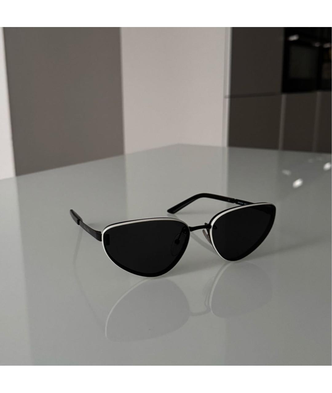 PRADA Черные пластиковые солнцезащитные очки, фото 2