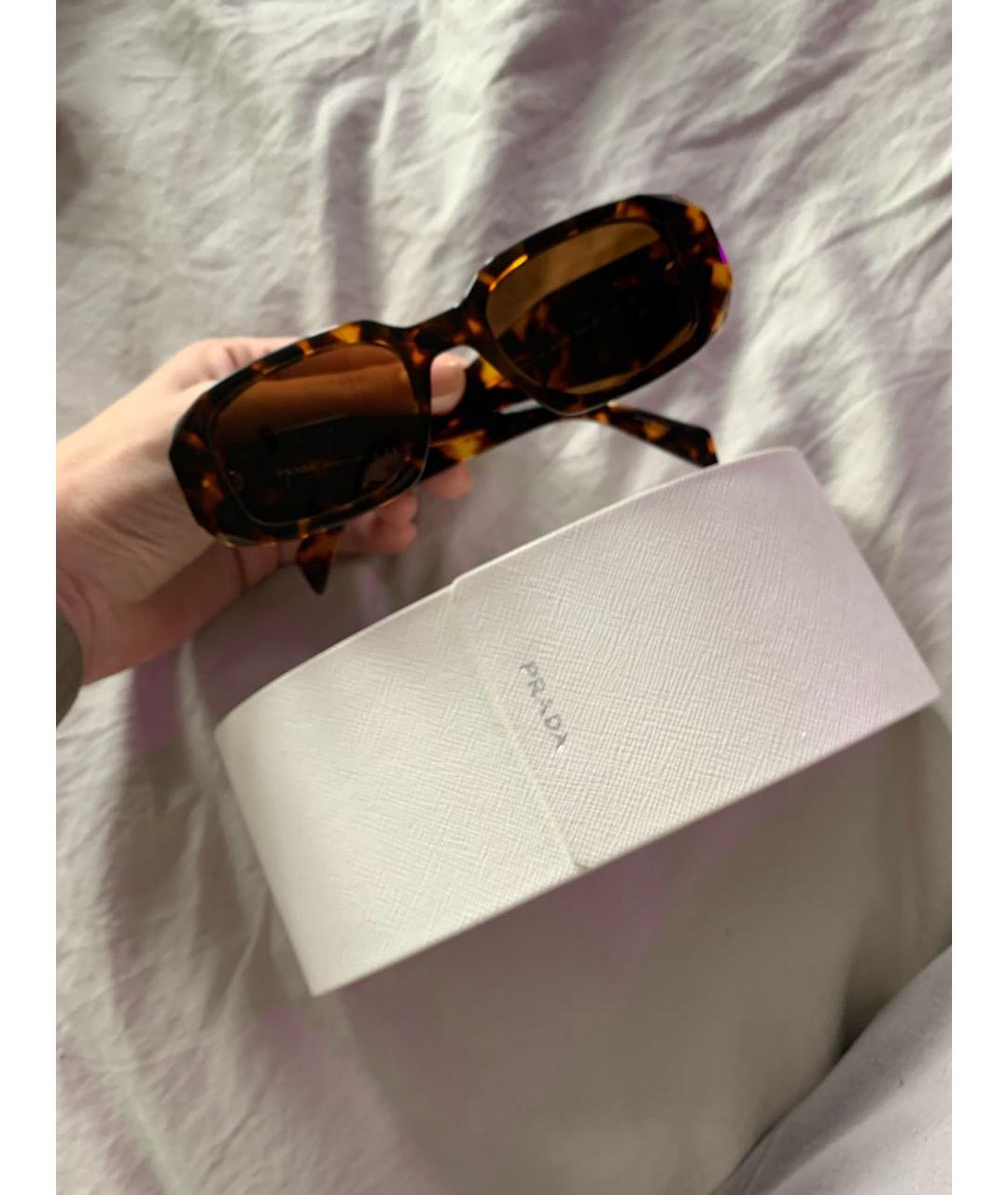 PRADA Коричневые пластиковые солнцезащитные очки, фото 4