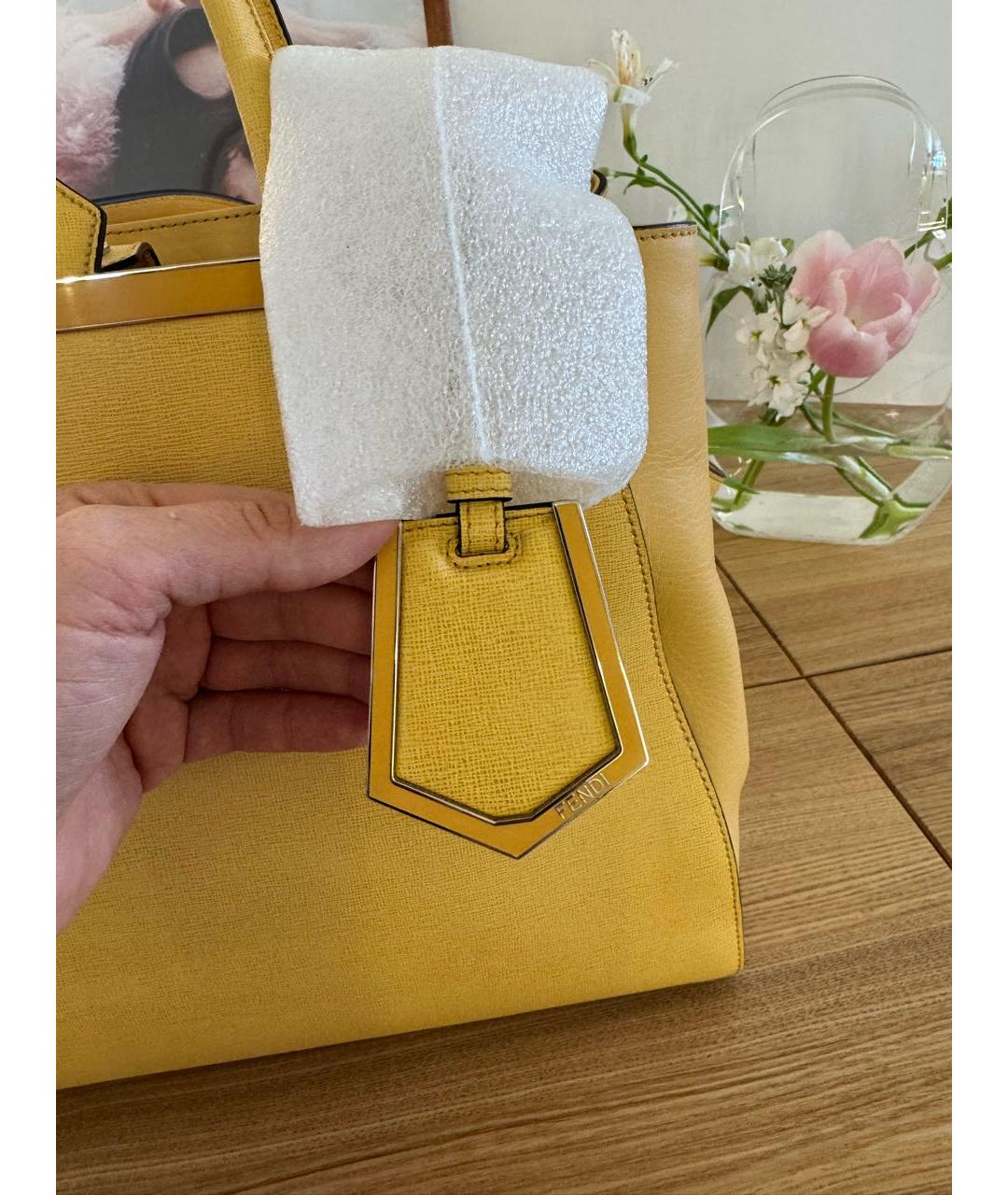 FENDI Желтая кожаная сумка с короткими ручками, фото 3