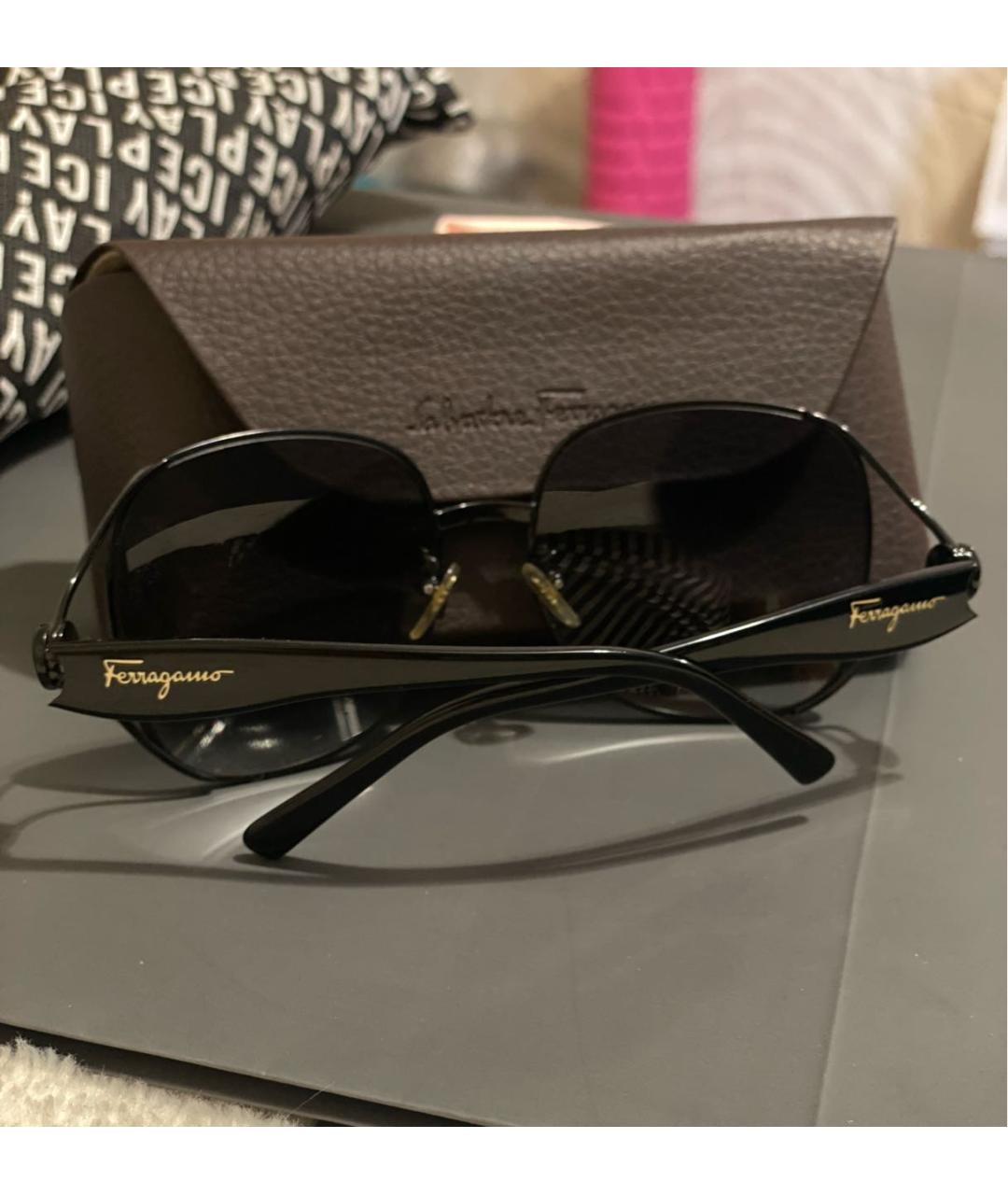 SALVATORE FERRAGAMO Черные пластиковые солнцезащитные очки, фото 6