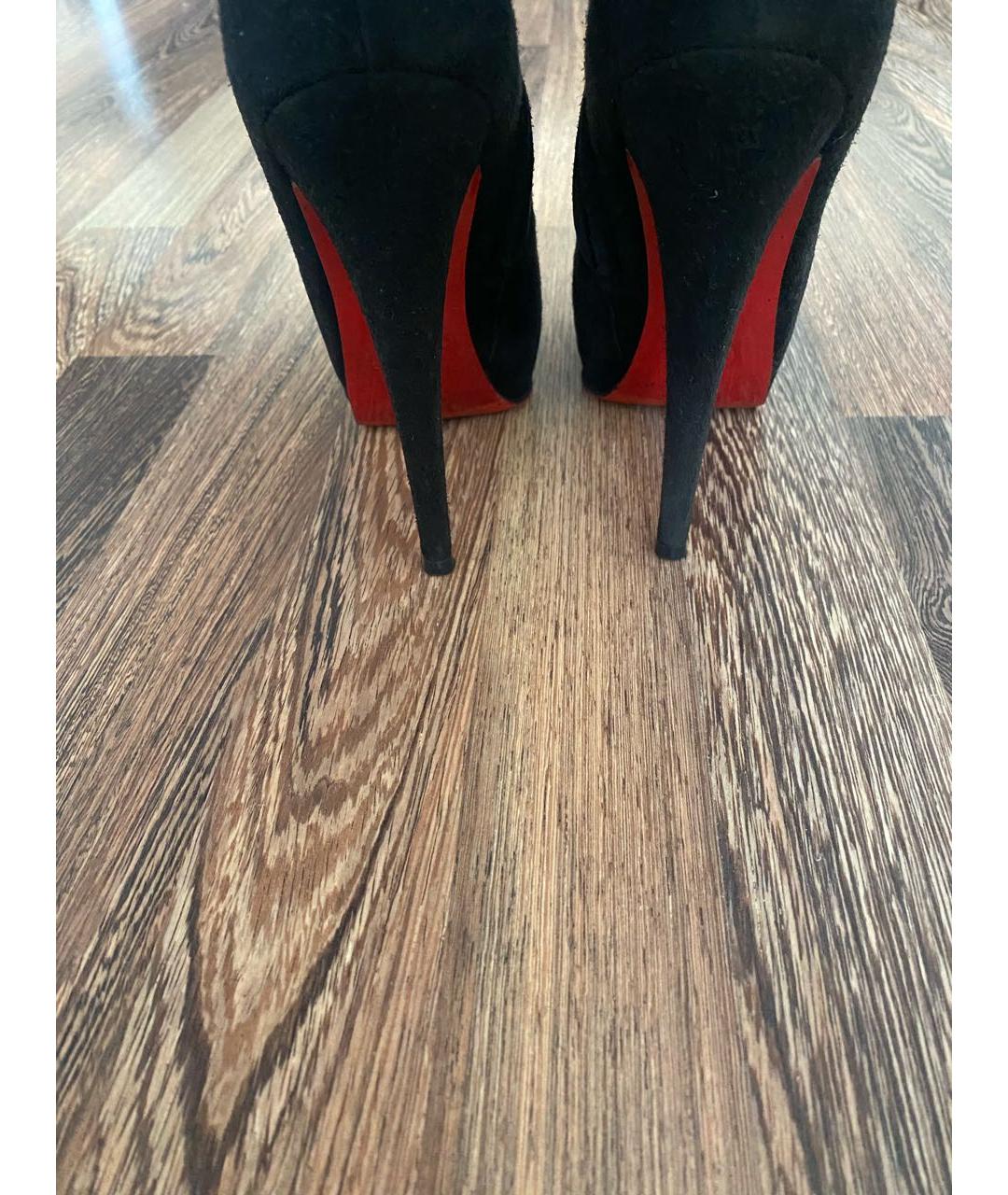 CHRISTIAN LOUBOUTIN Черные замшевые ботильоны, фото 6