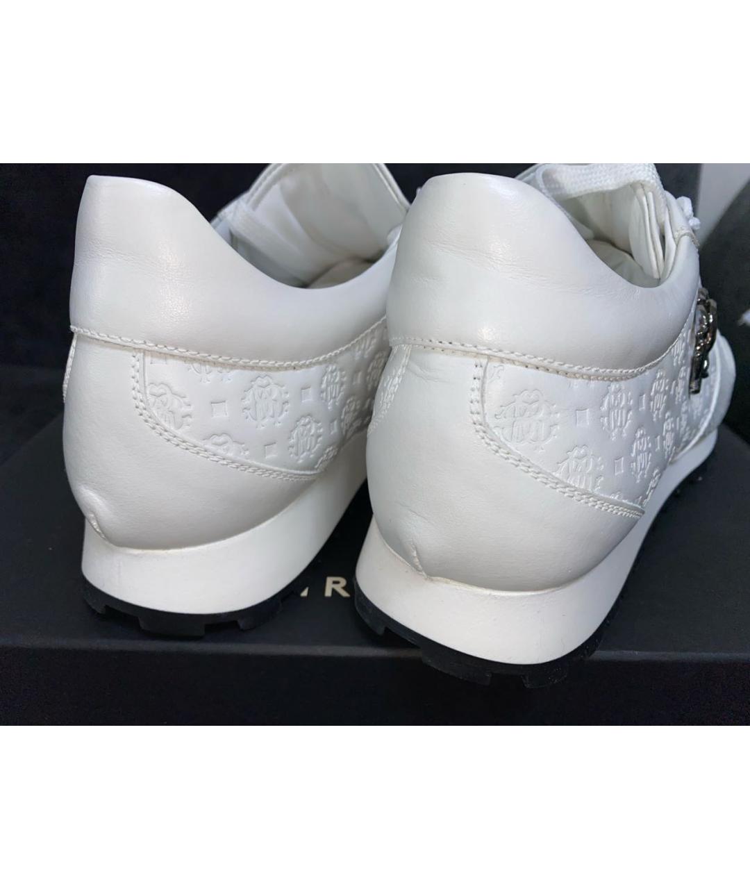 ROBERTO CAVALLI Белые кожаные низкие кроссовки / кеды, фото 3