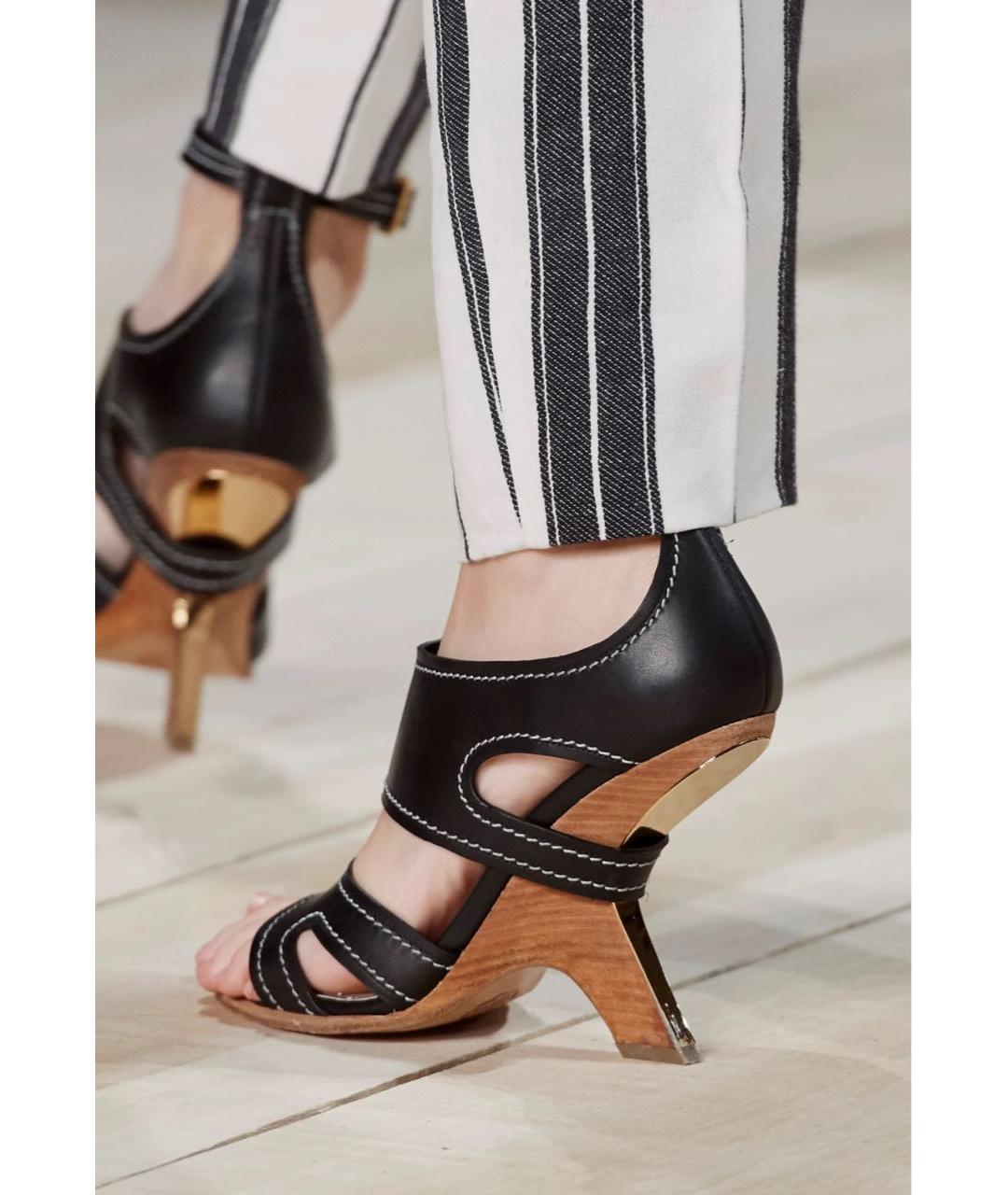 ALEXANDER MCQUEEN Черные кожаные босоножки, фото 4