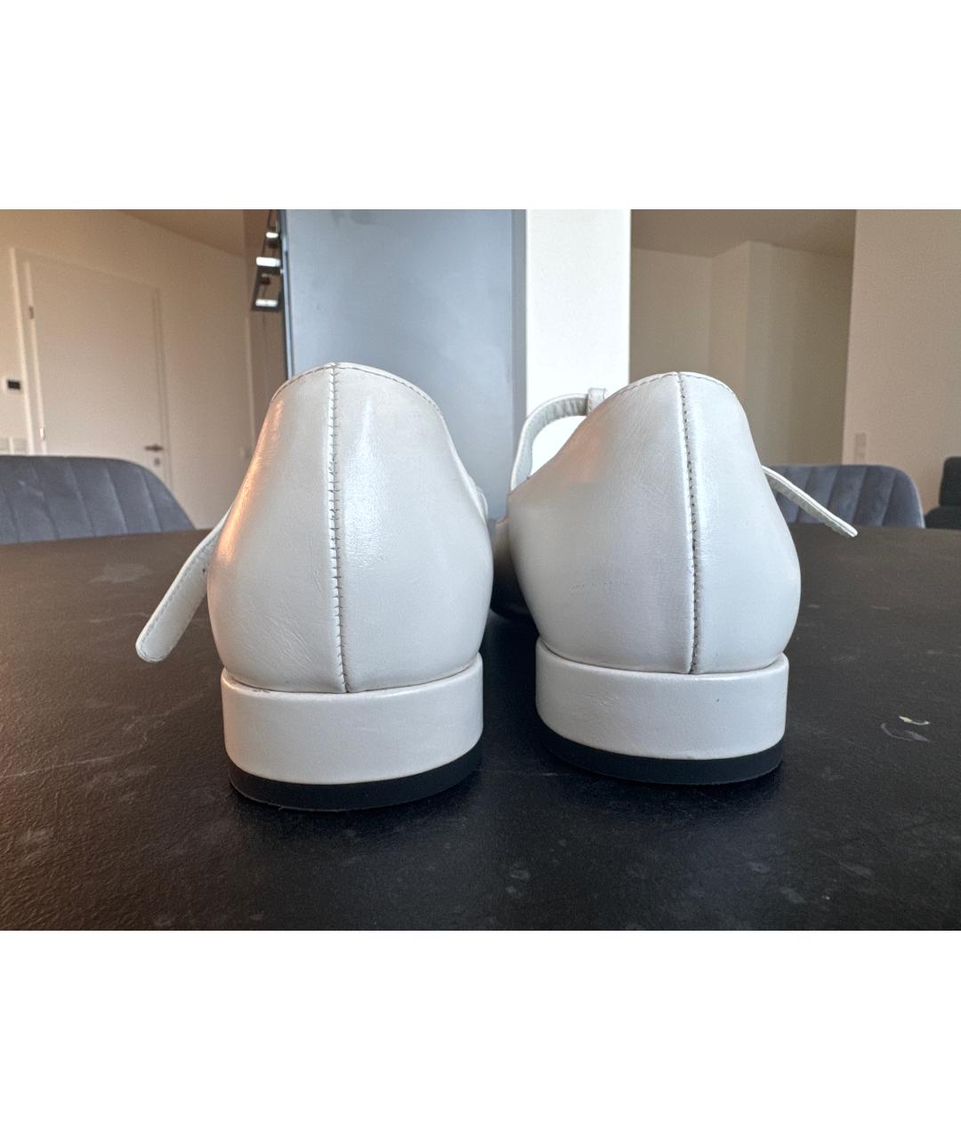 CHANEL Белые кожаные лодочки на низком каблуке, фото 4