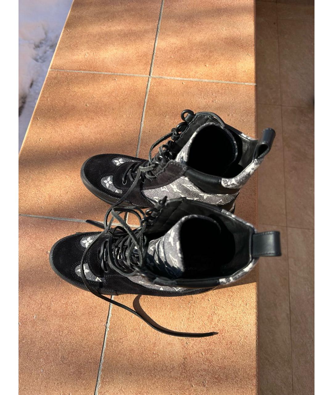 LOUIS VUITTON PRE-OWNED Черные замшевые ботинки, фото 4