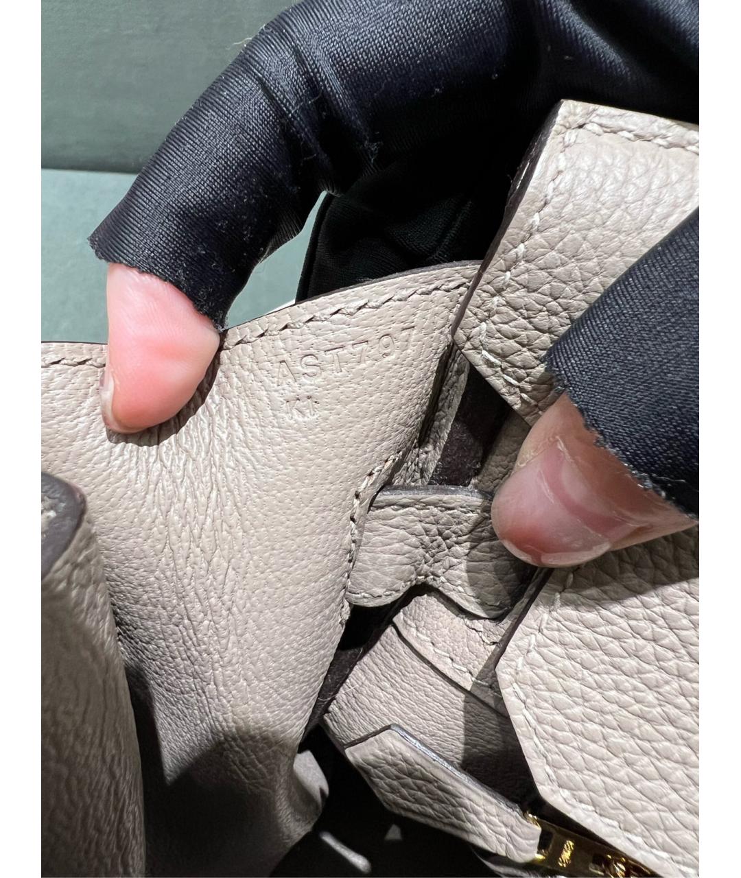 HERMES Серая кожаная сумка с короткими ручками, фото 3