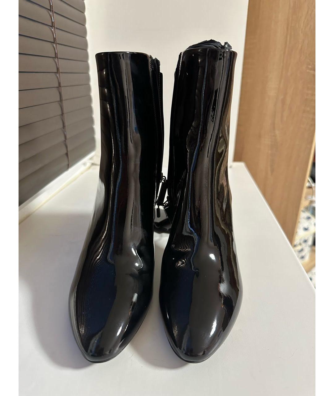 SAINT LAURENT Черные ботильоны из лакированной кожи, фото 2