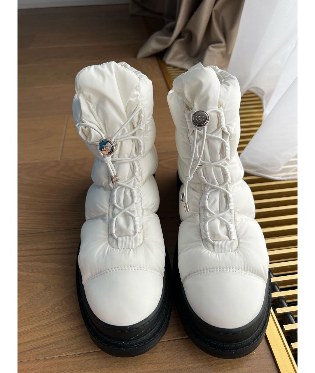 CHANEL PRE-OWNED Белые ботинки, фото 2
