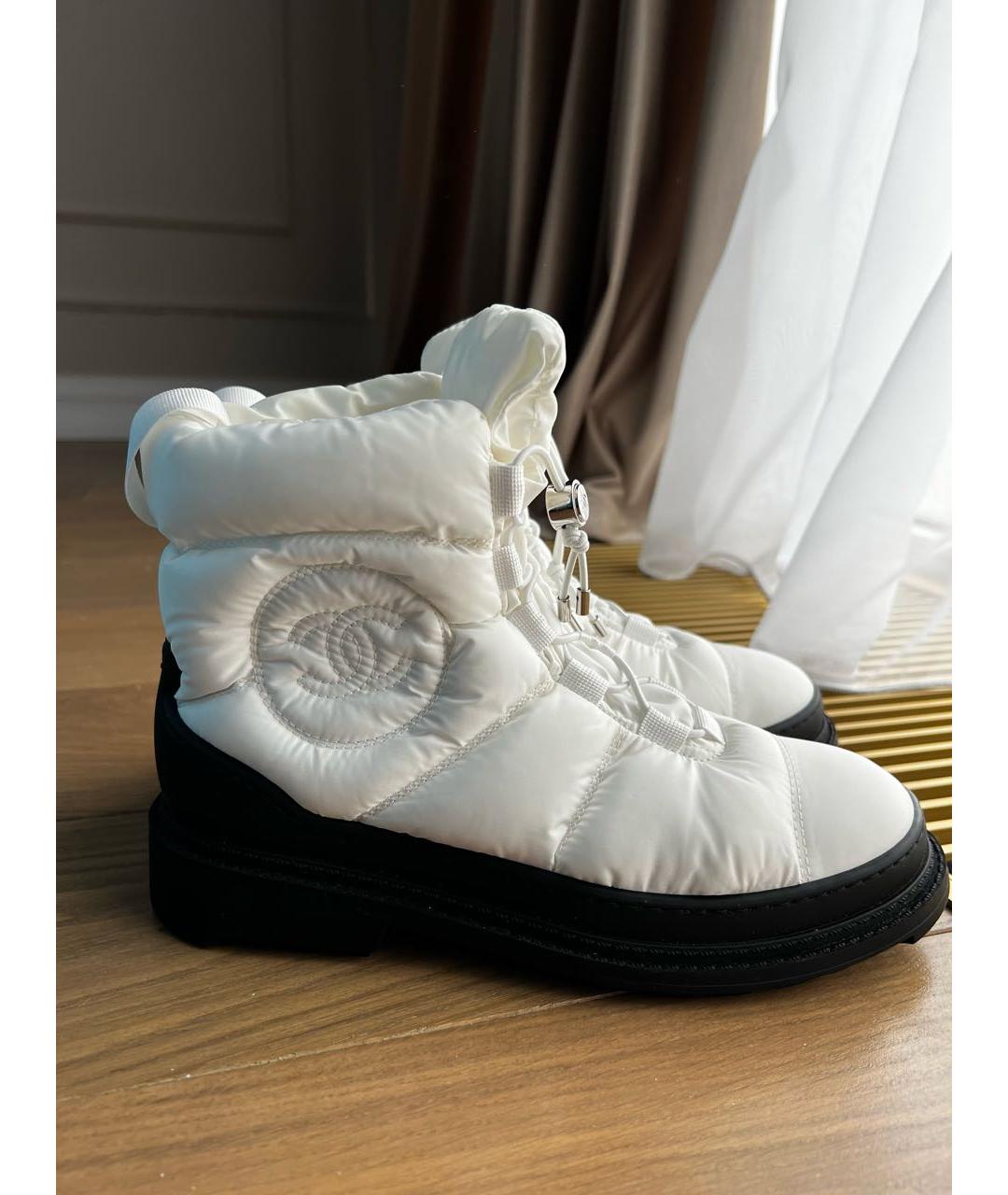 CHANEL PRE-OWNED Белые ботинки, фото 5