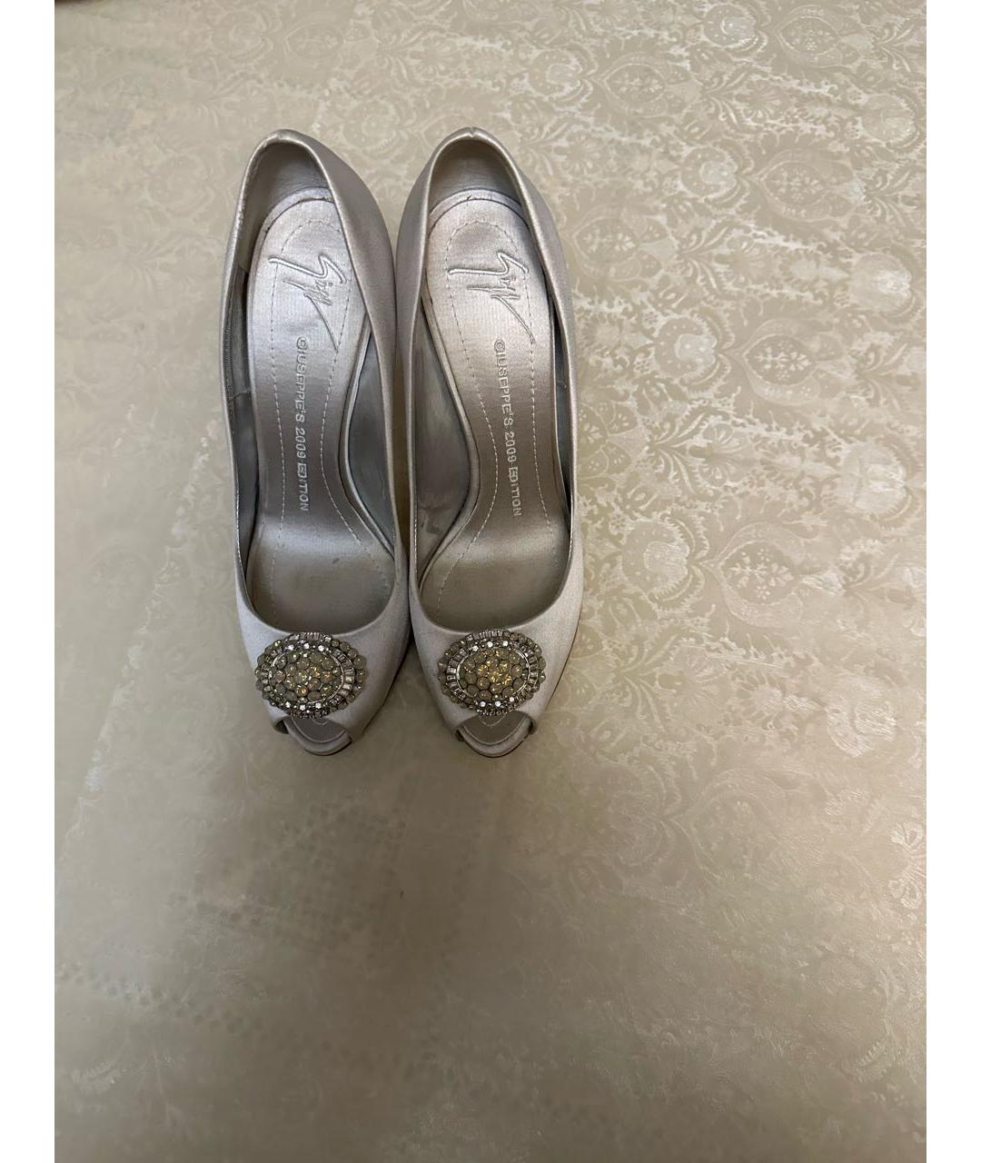 GIUSEPPE DI MORABITO Серебряные текстильные свадебные туфли на высоком каблуке, фото 2