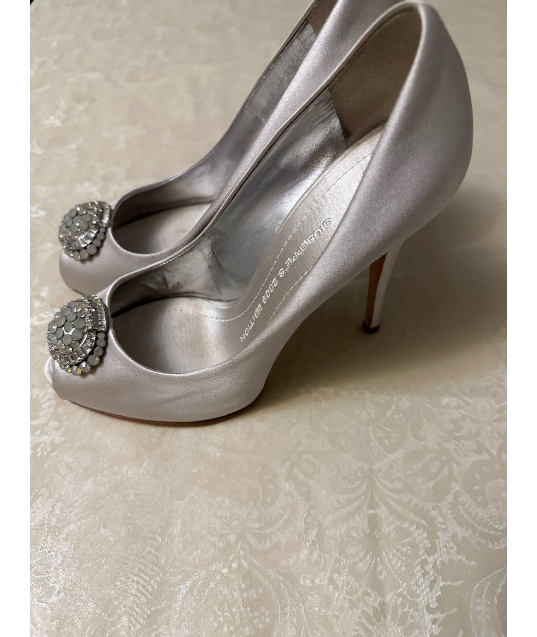 GIUSEPPE DI MORABITO Серебряные текстильные свадебные туфли на высоком каблуке, фото 3