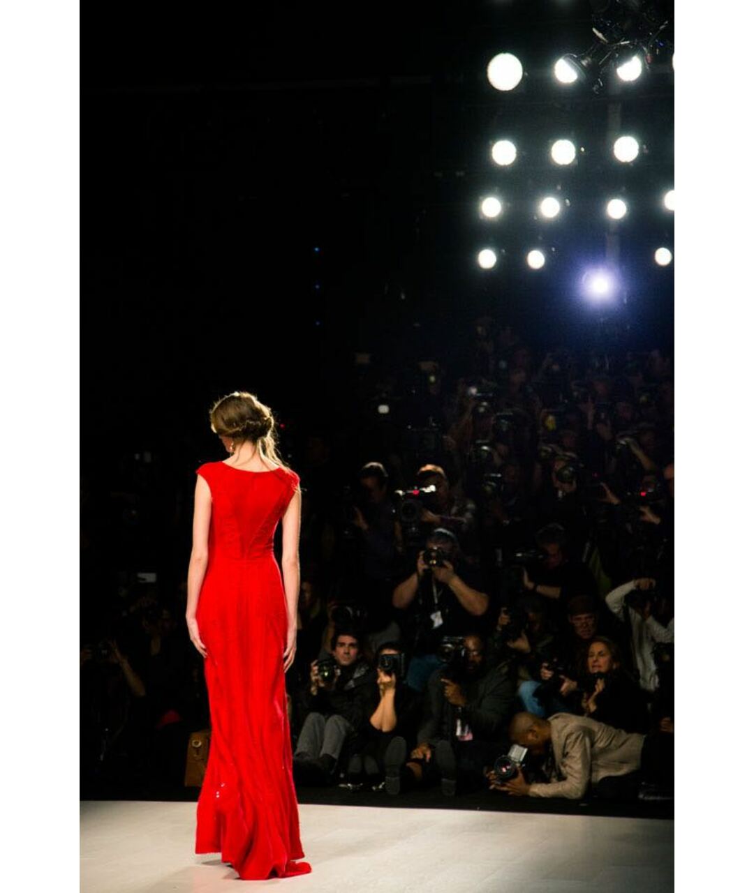 TADASHI SHOJI Красное бархатное вечернее платье, фото 5
