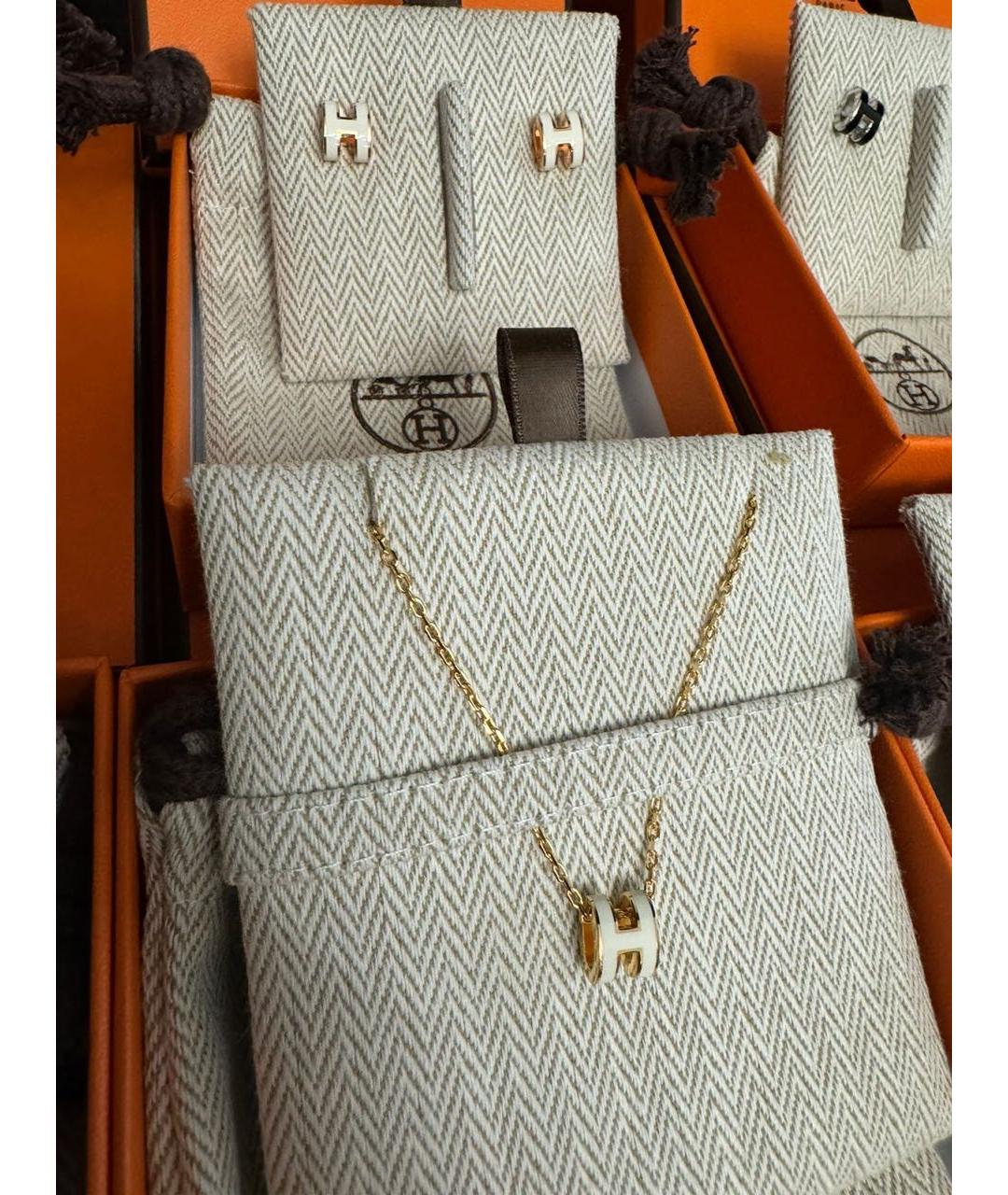 HERMES Белая металлическая подвеска, фото 3