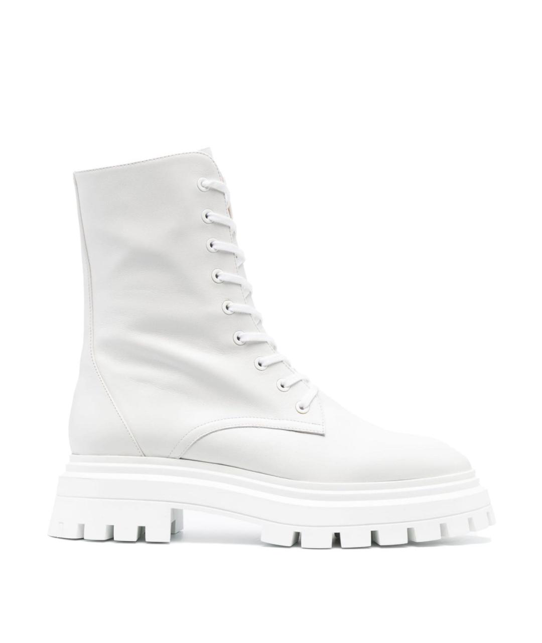 STUART WEITZMAN