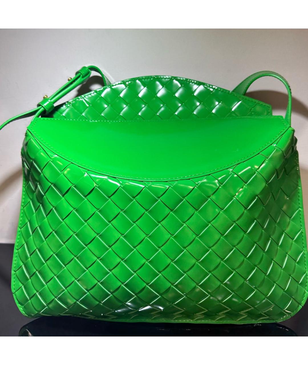 BOTTEGA VENETA Зеленая сумка через плечо из лакированной кожи, фото 3