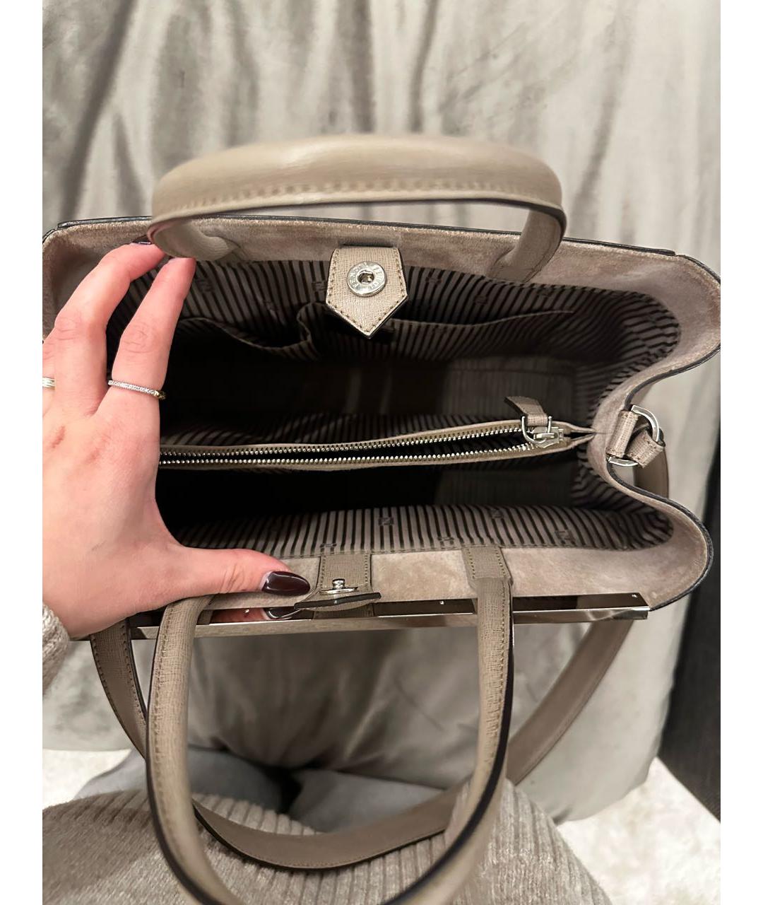 FENDI Серая кожаная сумка с короткими ручками, фото 5