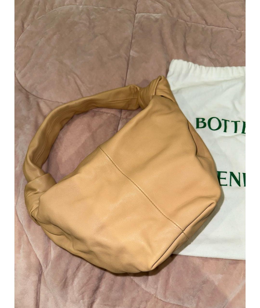 BOTTEGA VENETA Бежевая кожаная сумка с короткими ручками, фото 2