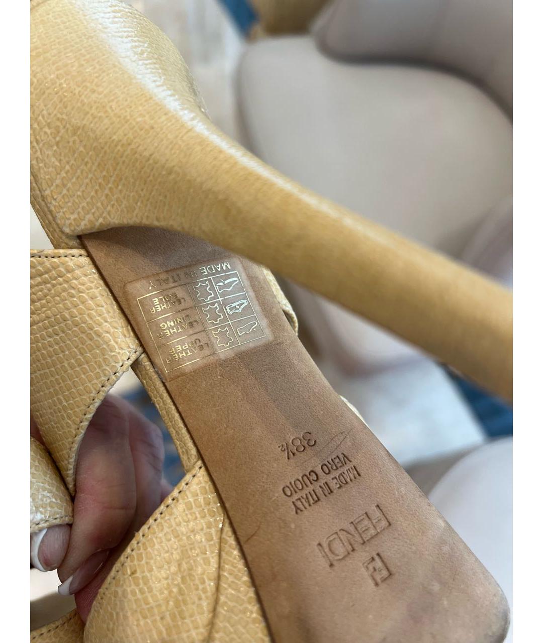 FENDI Бежевые кожаные босоножки, фото 3