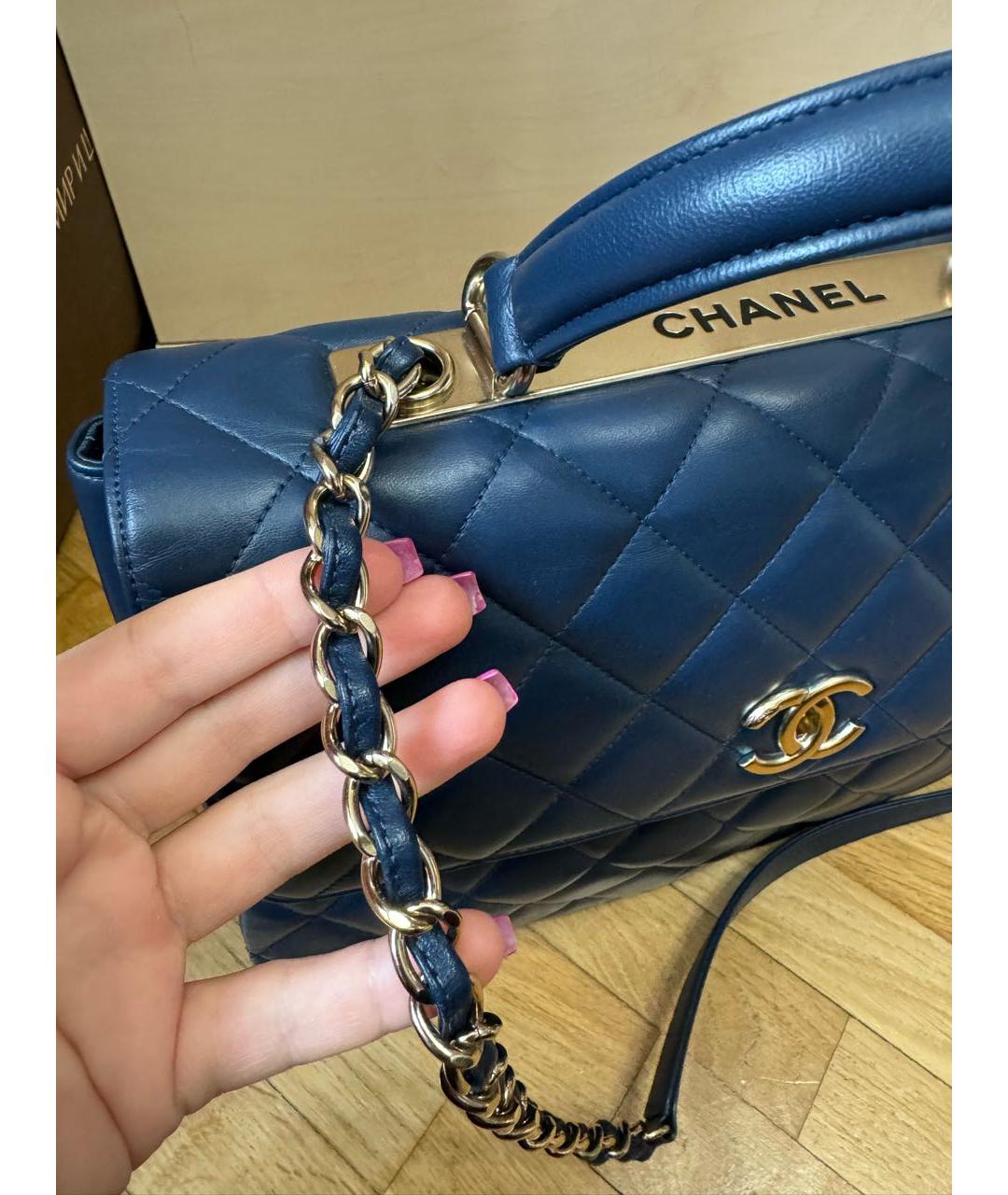 CHANEL PRE-OWNED Темно-синяя кожаная сумка с короткими ручками, фото 6