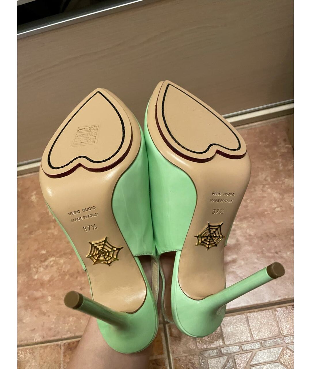 CHARLOTTE OLYMPIA Салатовые туфли из лакированной кожи, фото 7