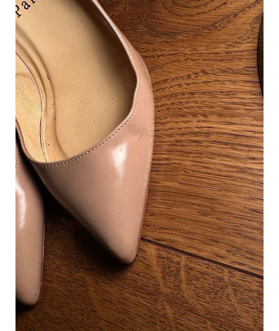 CHRISTIAN LOUBOUTIN Бежевые туфли из лакированной кожи, фото 6