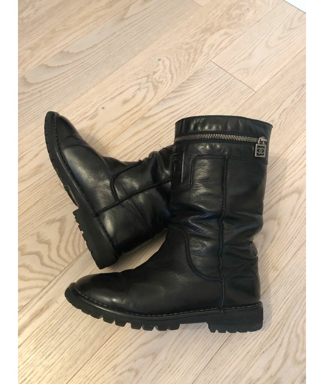 CHANEL PRE-OWNED Черные кожаные ботинки, фото 2