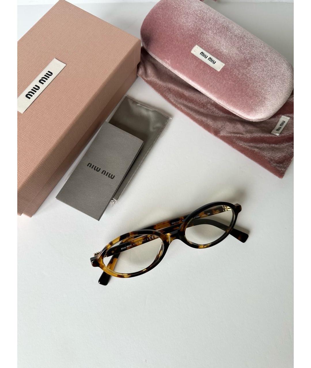 MIU MIU Коричневые пластиковые солнцезащитные очки, фото 5