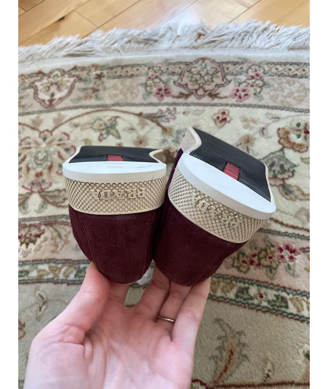 PRADA Бордовые замшевые кеды, фото 6