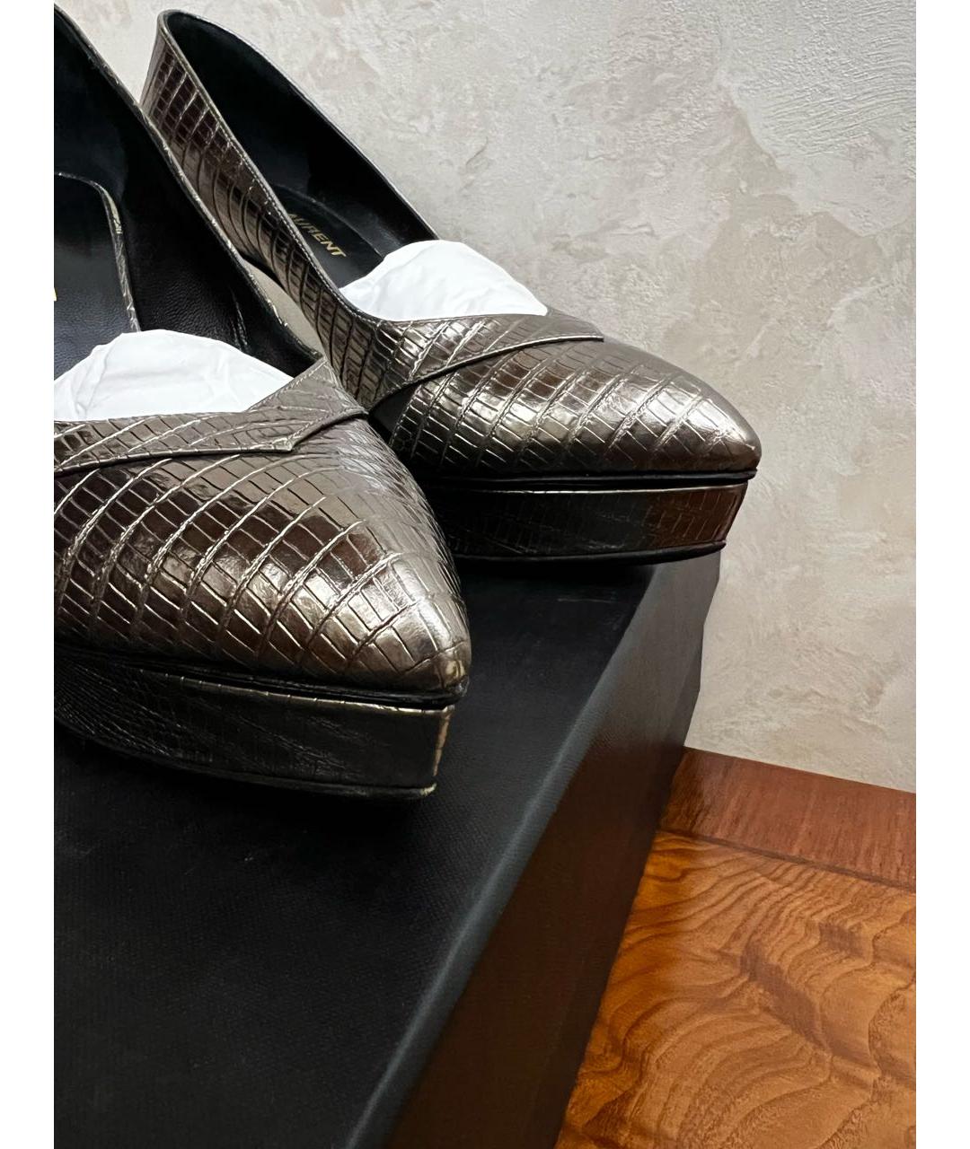 SAINT LAURENT Золотые туфли из лакированной кожи, фото 4